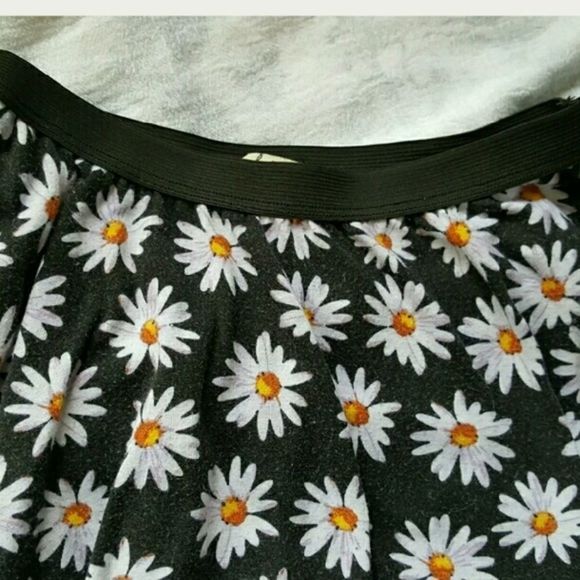 Daisy Mini Skirt - Picture 2 of 3